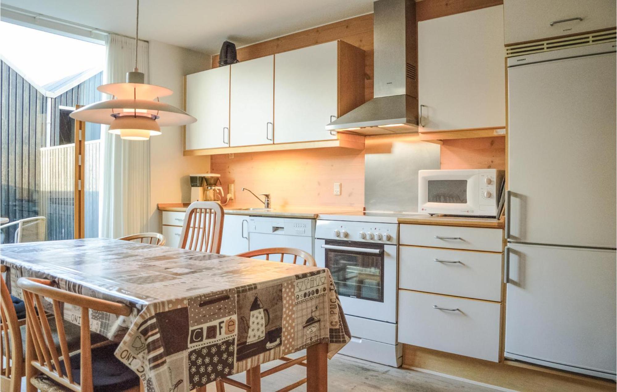 2 Bedroom Gorgeous Home In Hvide Sande Extérieur photo